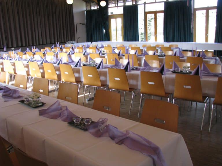 Vorbereitet für eine Hochzeit